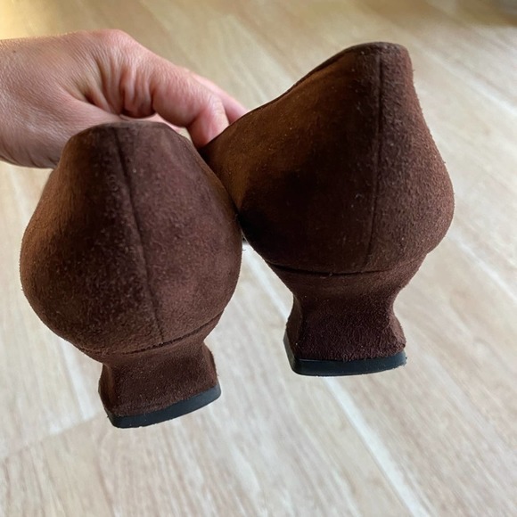Stuart Weitzman Women's Brown Suede Pumps Size 5 - Picture 6 of 7